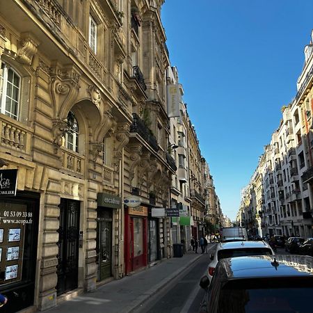 Love Wins Montmartre Paris Exterior photo