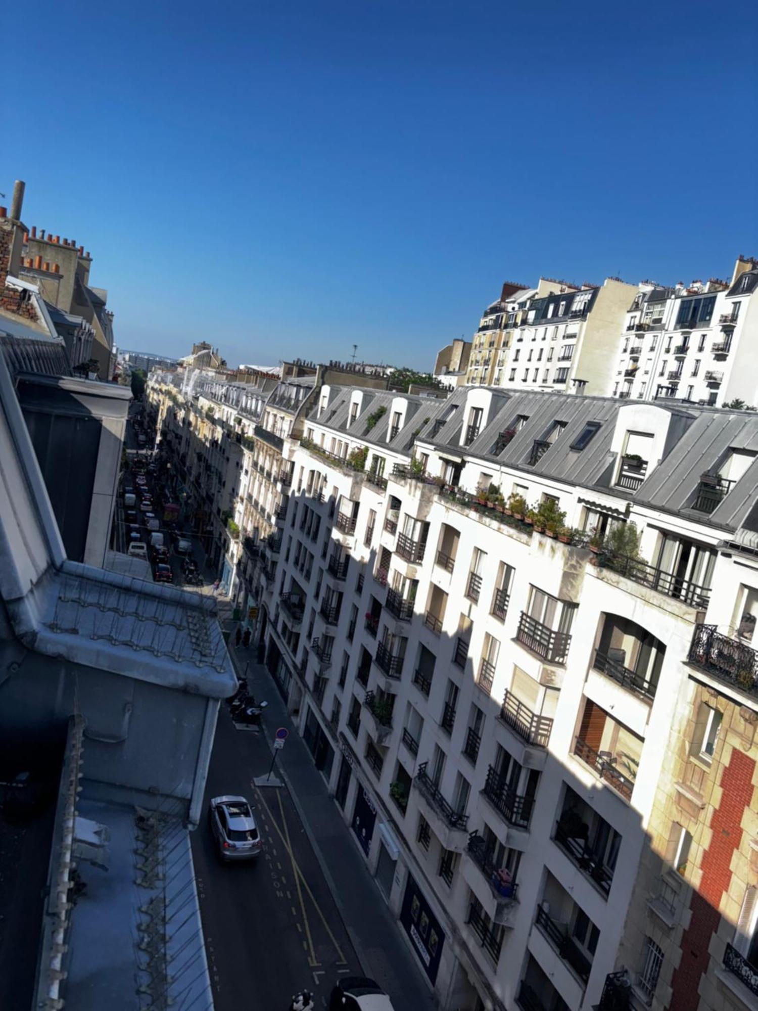 Love Wins Montmartre Paris Exterior photo